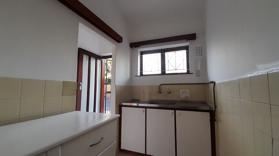 To Let 1 Bedroom Property for Rent in Kenilworth Western Cape